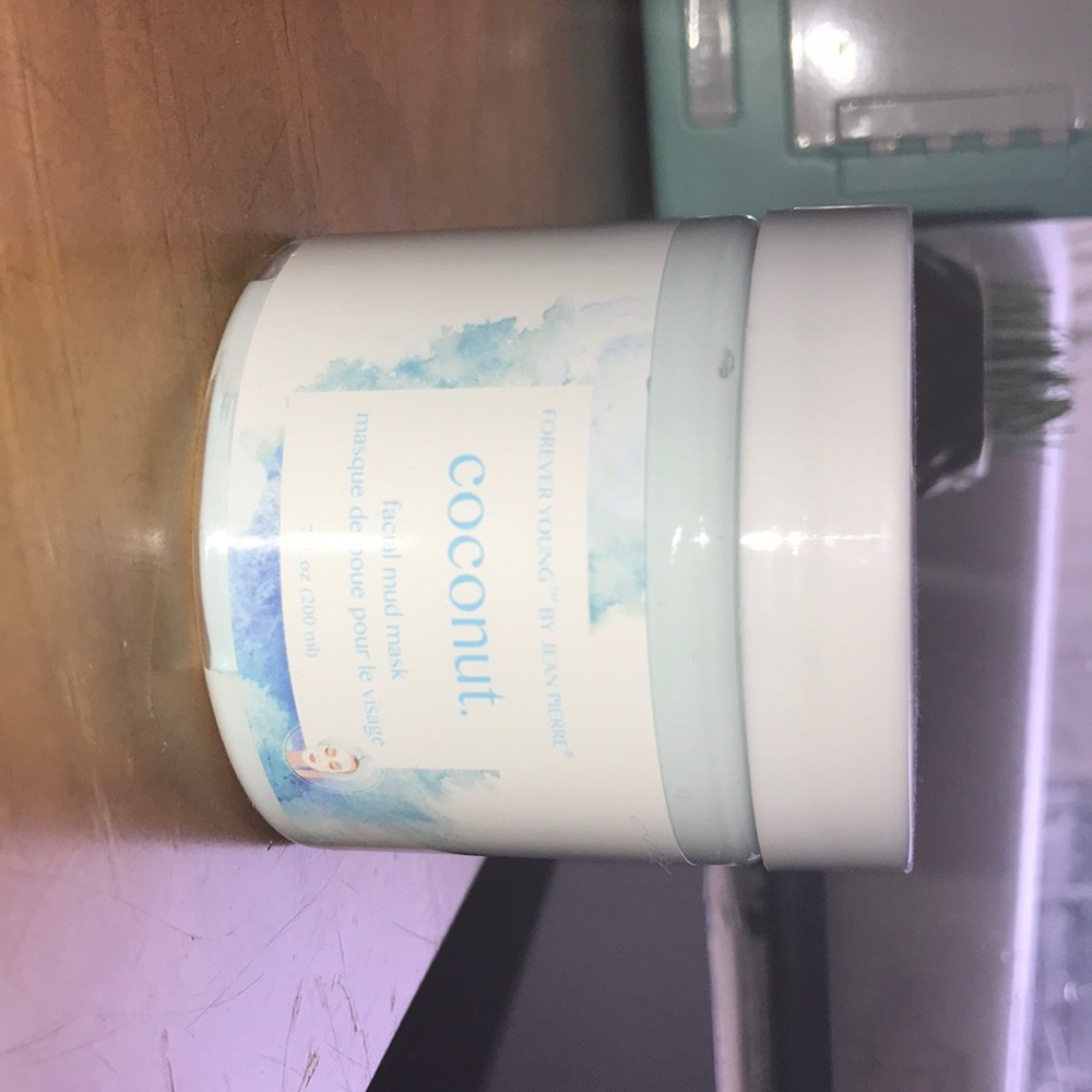 Facial mud mask